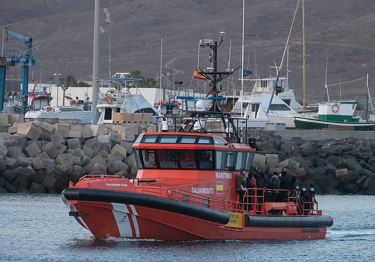 Una embarcación de Salvamento Marítimo