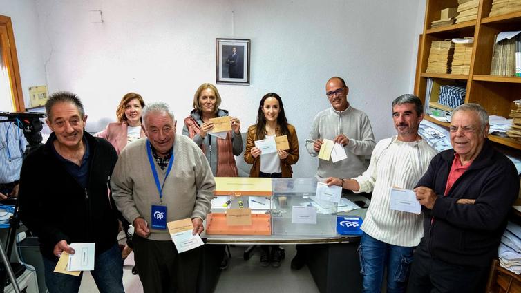 Así ha logrado Villarroya batir su propio récord y ser el primer municipio de España en cerrar urnas: «Estamos ya muy entrenados»