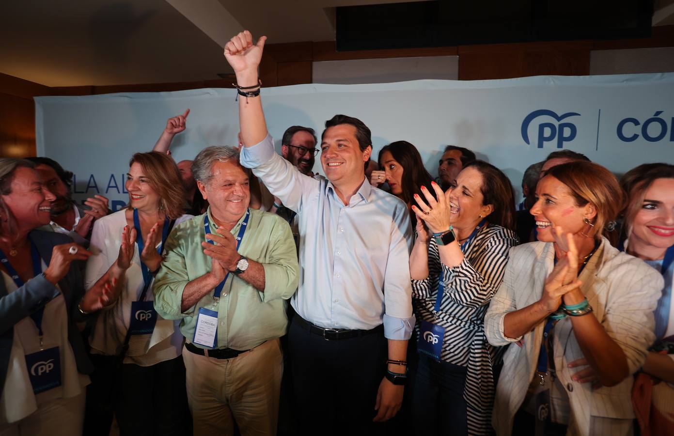 El ambiente electoral en la sede del PP, en imágenes