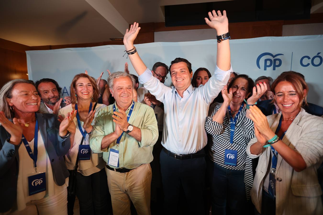 El ambiente electoral en la sede del PP, en imágenes