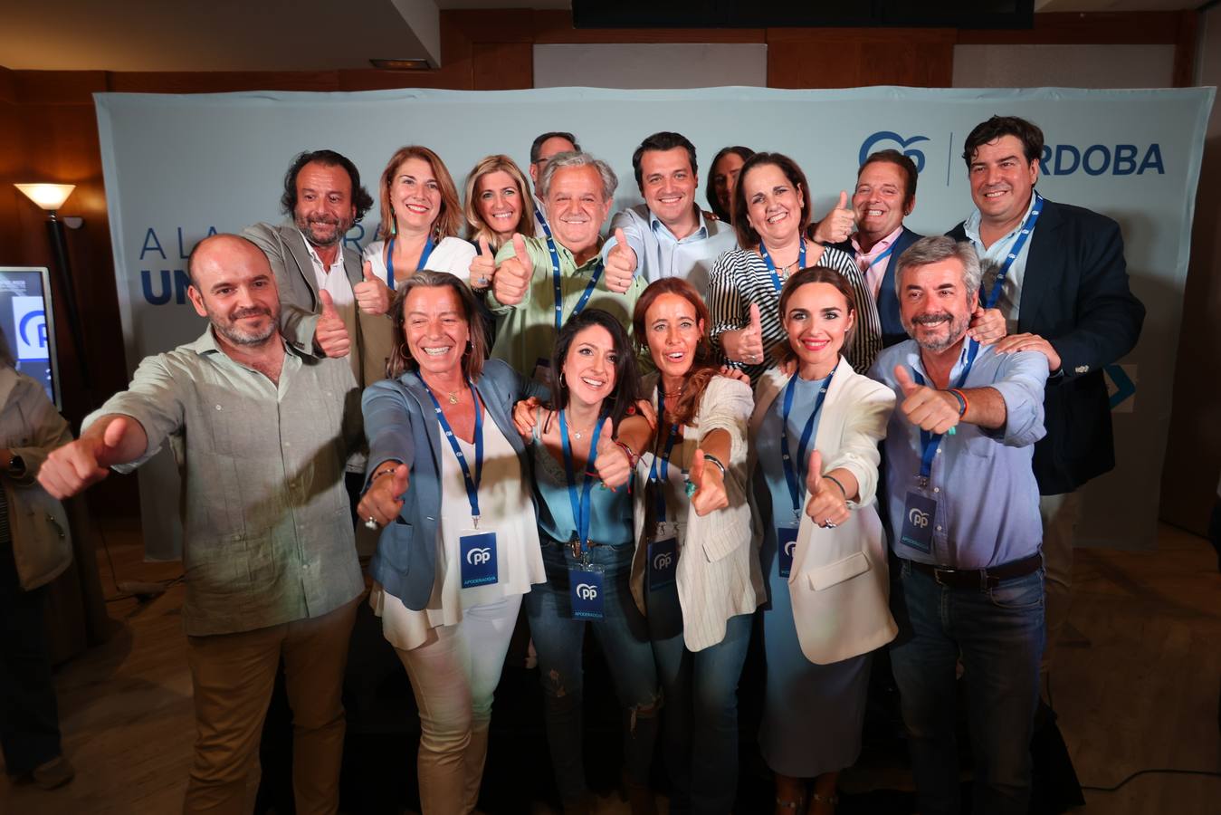 El ambiente electoral en la sede del PP, en imágenes