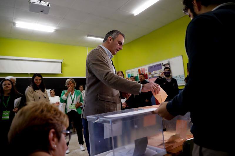 El candidato de Vox a la Alcaldía de Madrid, Javier Ortega Smith, participa en los comicios de este 28M
