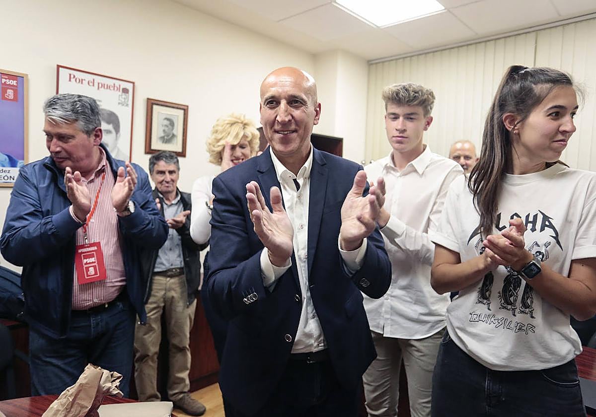 Diez (PSOE) celebrando los resultados electorales del 28M
