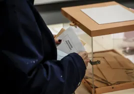 Elecciones Comunidad Valenciana: la participación baja seis décimas en las autonómicas y se dispara cinco puntos en las municipales a las 14 horas