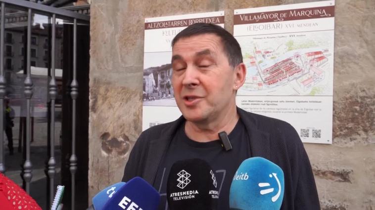 Otegi dice que Bildu va "dibujar una gran sonrisa" desde Tudela hasta San Sebastián