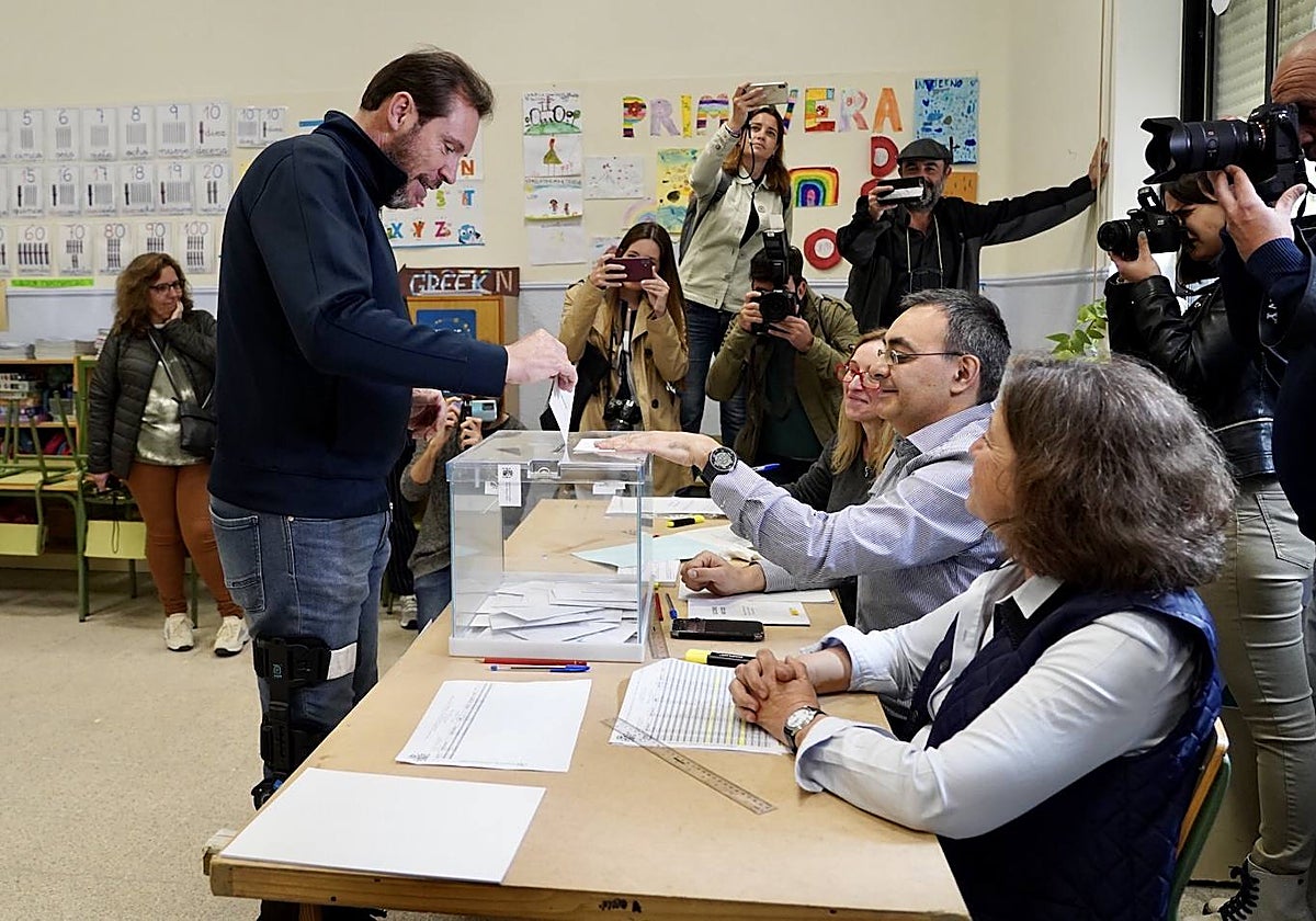 Votación del candidato del PSOE a la Alcaldía de Valladolid, Óscar Puente