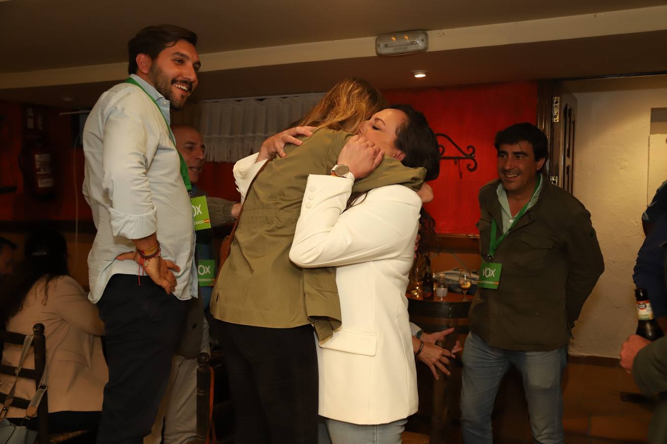 El ambiente en la sede de Vox de Córdoba, en imágenes