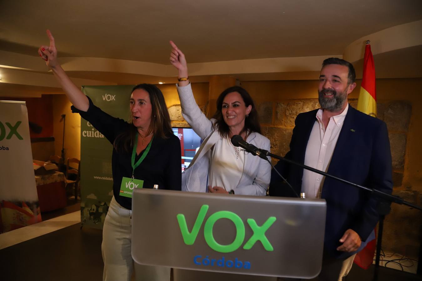 El ambiente en la sede de Vox de Córdoba, en imágenes