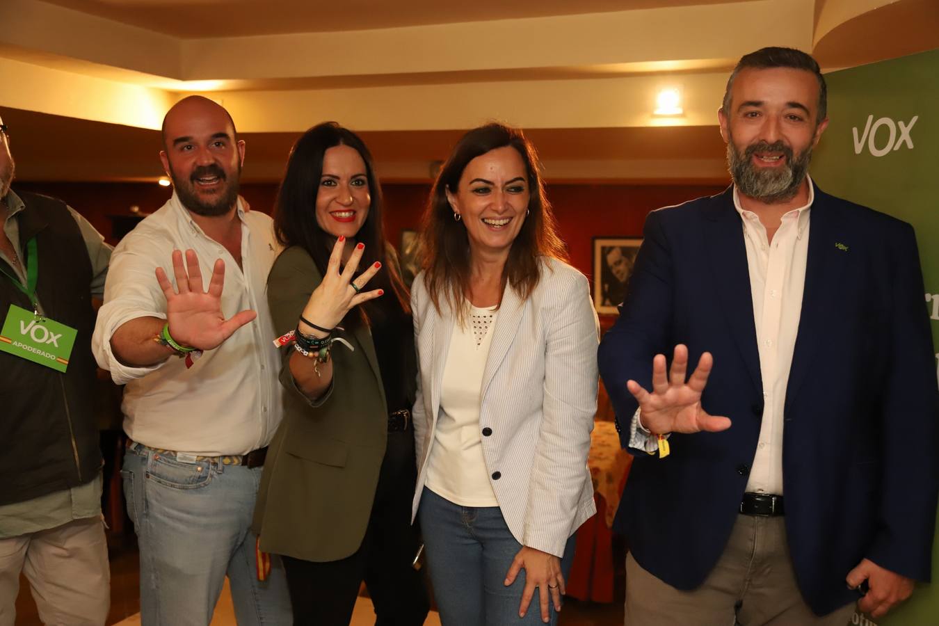 El ambiente en la sede de Vox de Córdoba, en imágenes