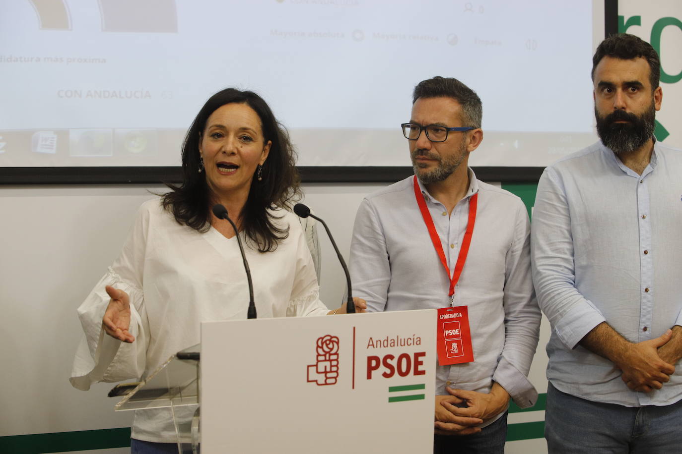 El ambiente en la sede del PSOE de Córdoba, en imágenes