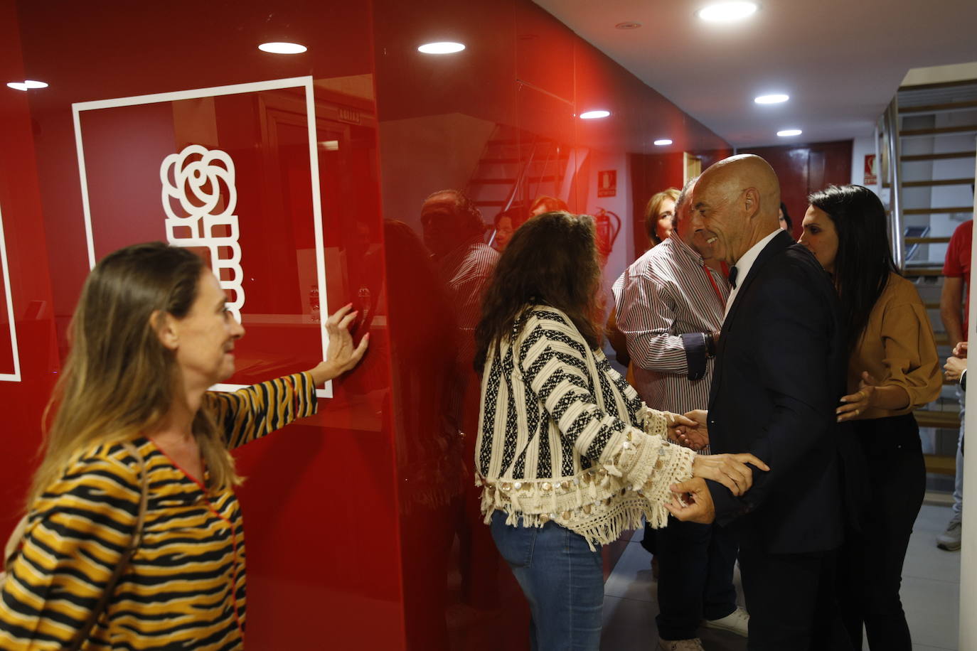 El ambiente en la sede del PSOE de Córdoba, en imágenes