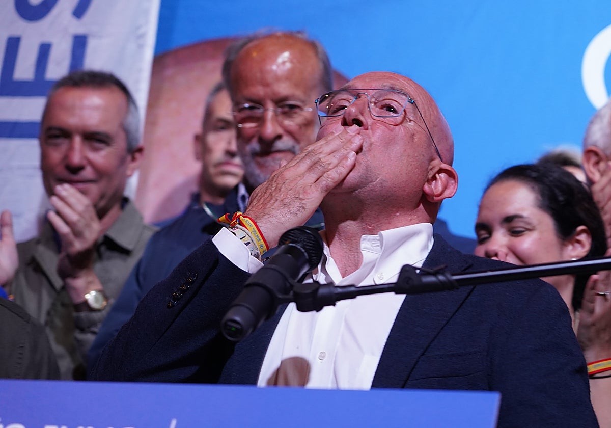 Carnero, feliz con el resultado electoral