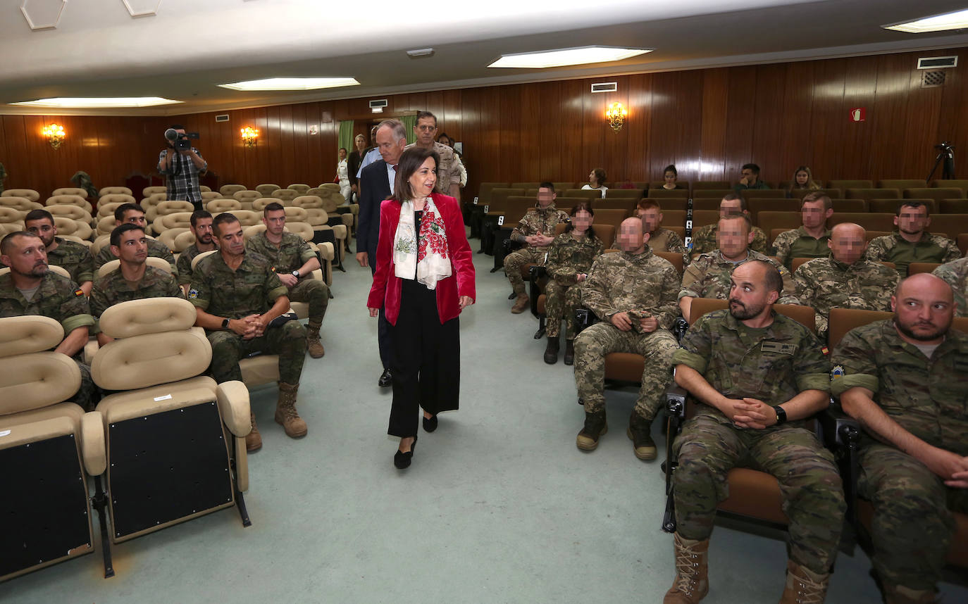 La ministra de Defensa despide a los sanitarios ucranianos