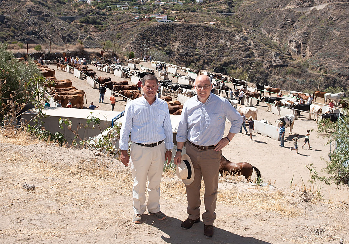 El alcalde de Tejeda, Francisco Perera y el presidente del Cabildo, Antonio Morales, que renuevan mayoría