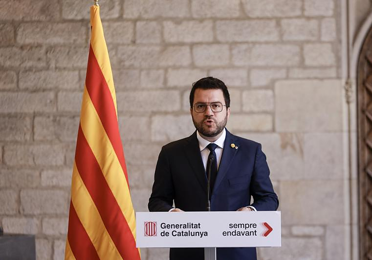 Pere Aragonès, presidente de la Generalitat de Cataluña, durante su intervención ante la prensa, este martes