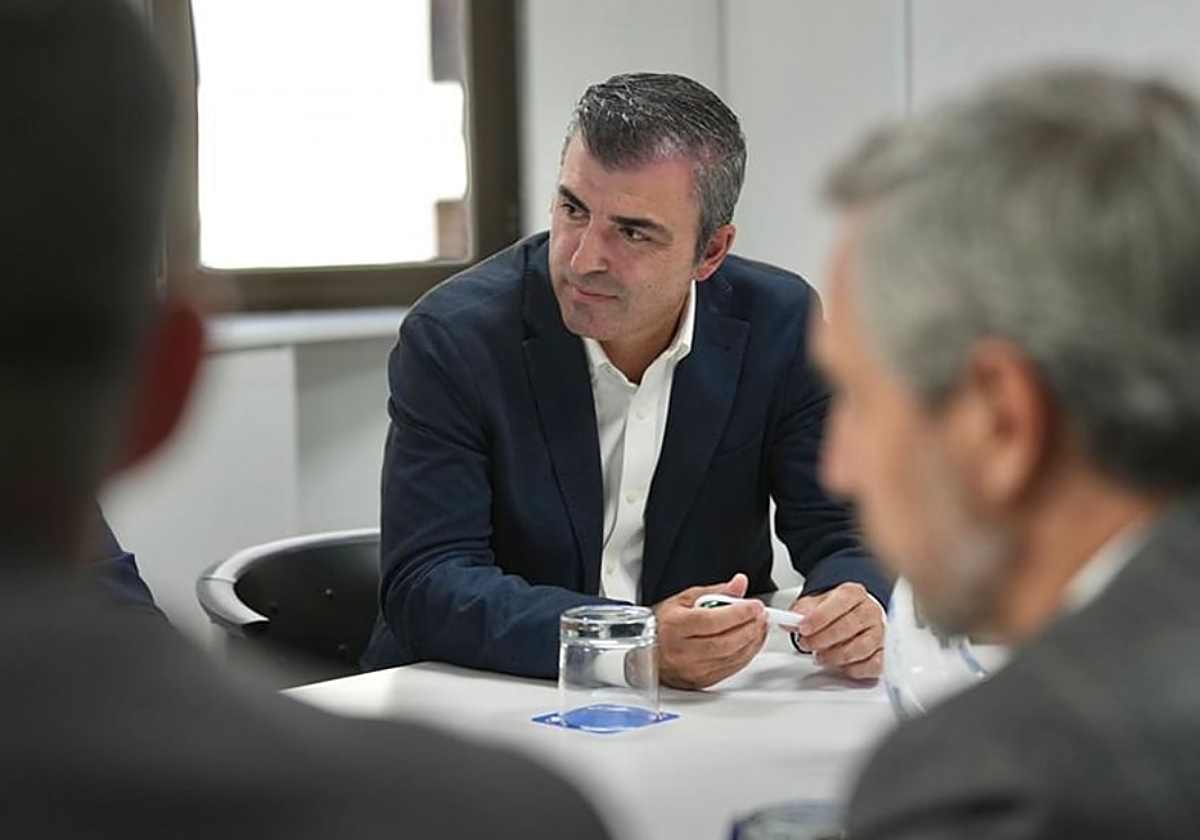 Comienzan las rondas de pactos: PP se sentará con PSOE y CC