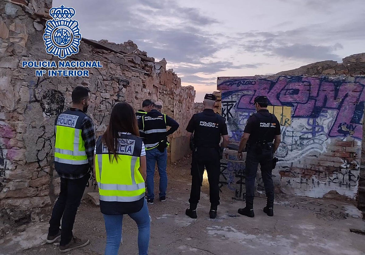 Imagen de la operación llevada a cabo por la Policía Nacional en Alicante