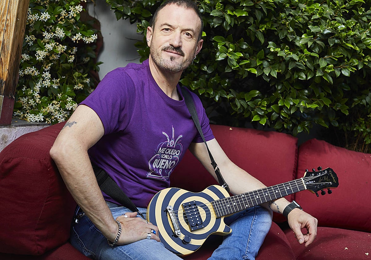 El artista en el jardín de su casa