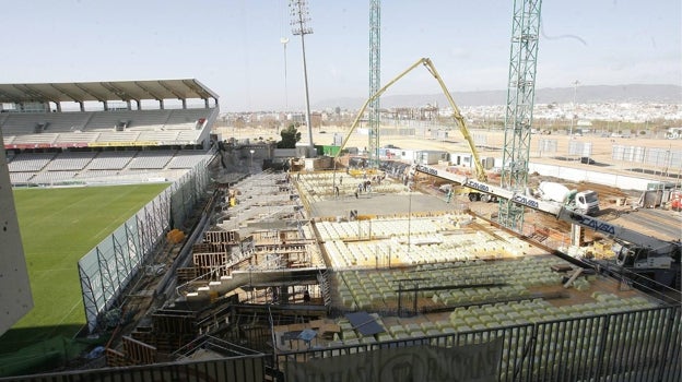 Construcción del nuevo fondo norte en El Arcángel