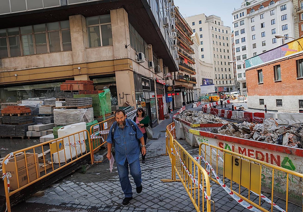 La plaza que nunca fue plaza resurge a espaldas de la Gran Vía madrileña