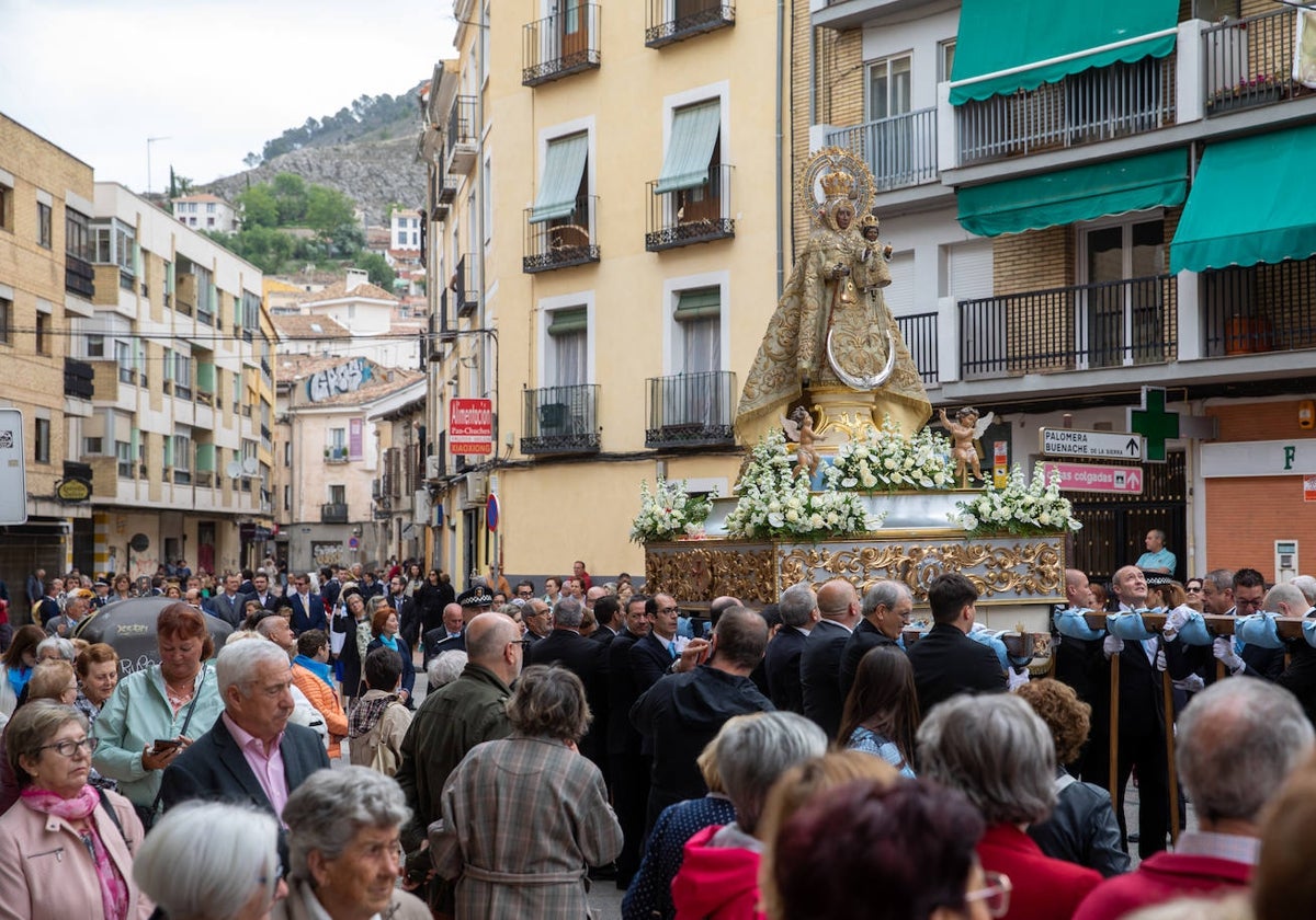 La Virgen de la Luz, patrona de Cuenca, desfila un año más por las calles  del Casco histórico