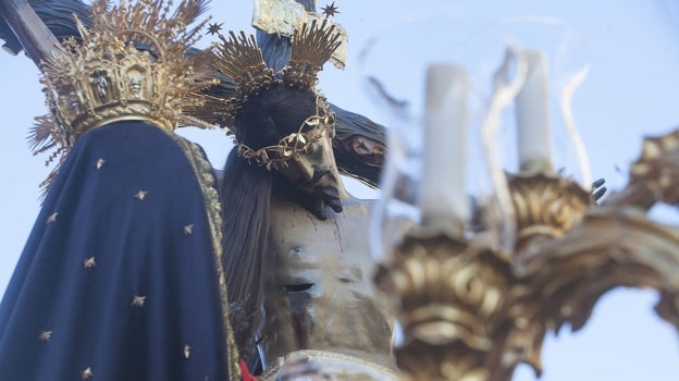 La Virgen de los Dolores y Misericordia, con su corona