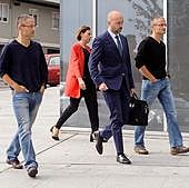 Crimen en la comisaría: un falso suicidio y dos sospechosos que son uno