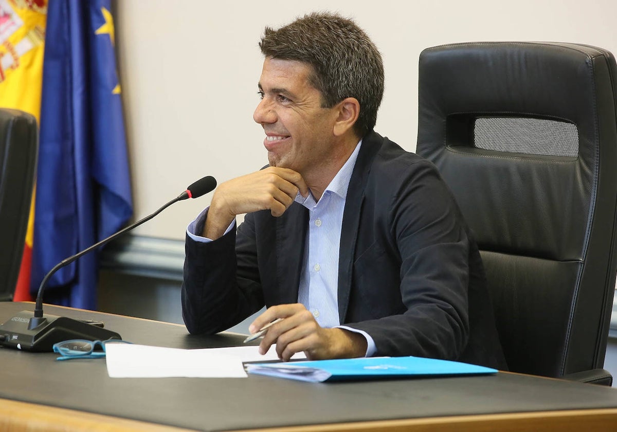 Imagen del presidente de la Diputación de Alicante, Carlos Mazón, durante la Asamblea