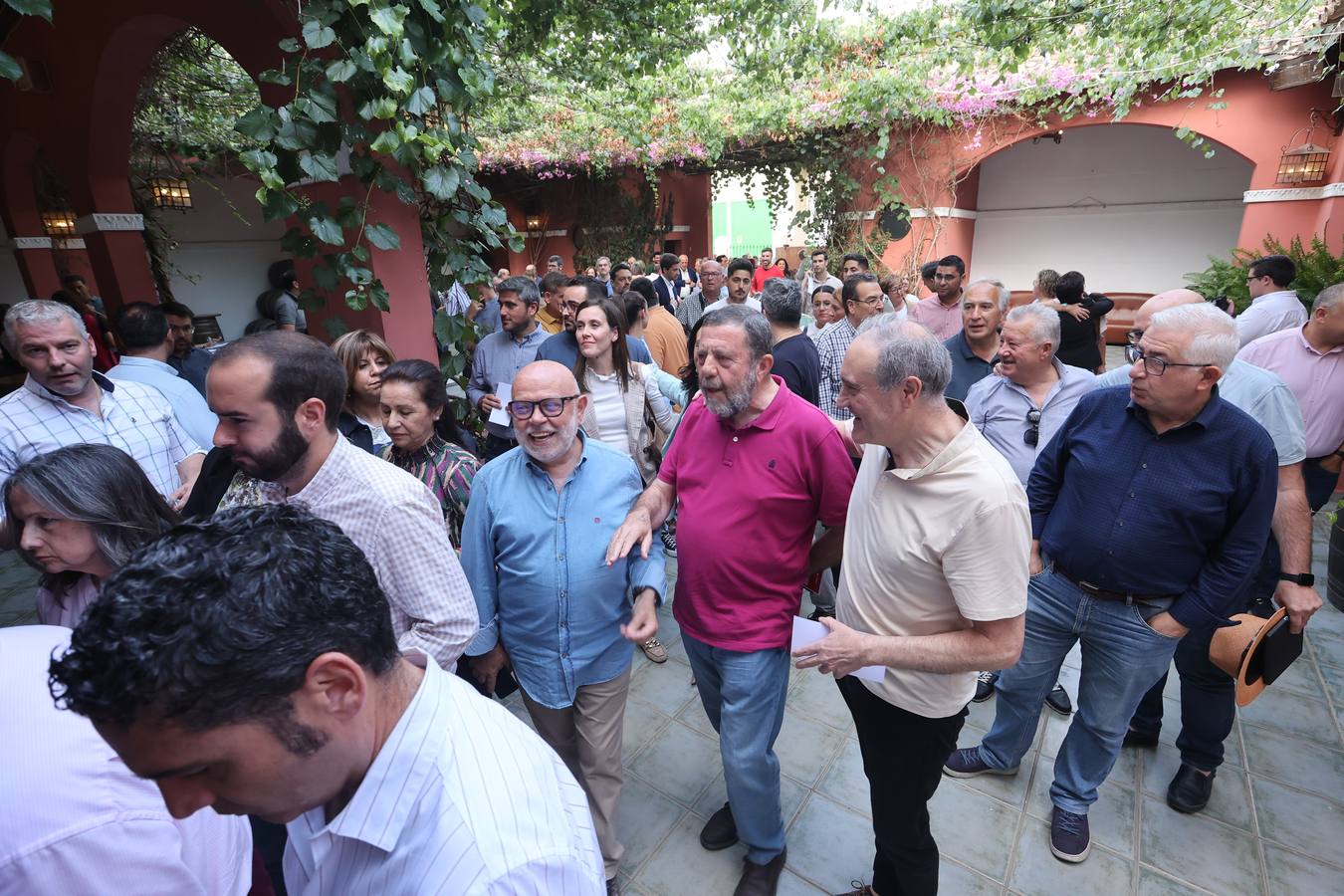 Fotos: El ambiente en el PSOE de Córdoba para aprobar las listas al 23J