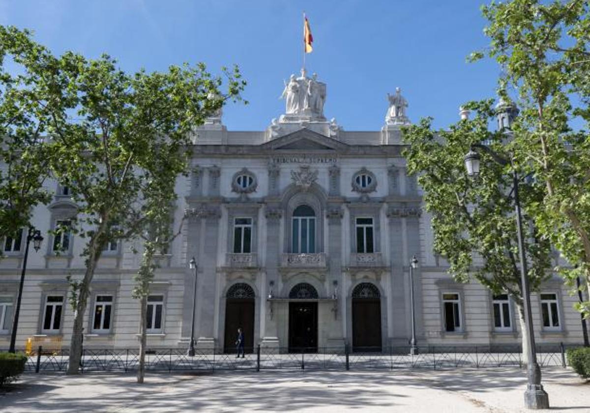 El Supremo anula la expulsión de un cabo que acusó al Ejército de corrupción en un artículo
