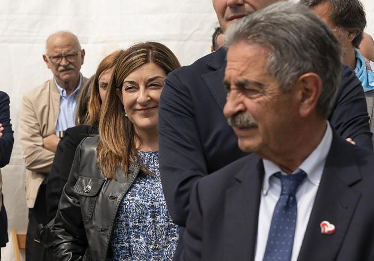 María José Sáenz de Buruaga y Miguel Ángel Revilla en la festividad de la Virgen del Mar en Santander