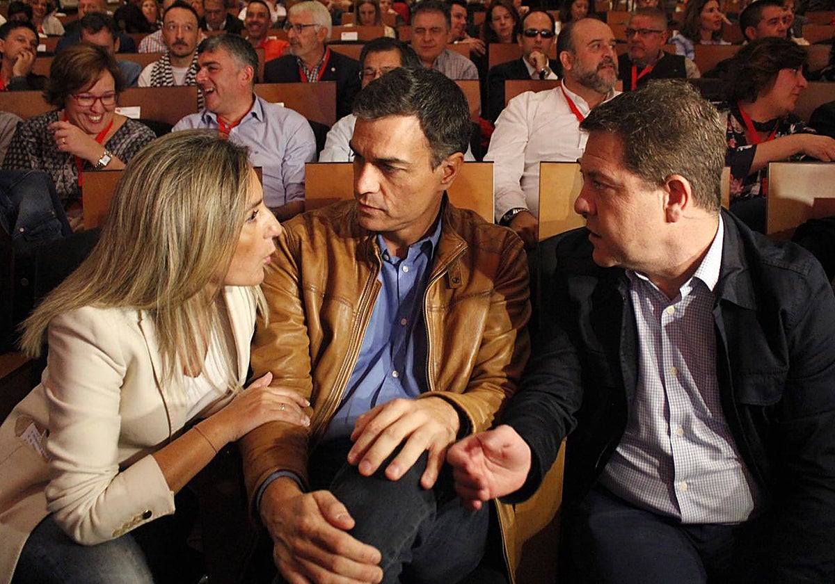 Milagros Tolón, Pedro Sánchez y Emiliano García-Page, en una imagen de archivo