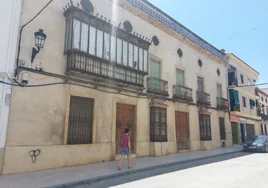 El Ayuntamiento de Aguilar ultima la compra del palacio regionalista de la familia Aragón