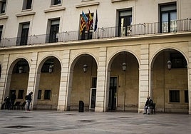 Juzgan a un maltratador que forzó sexualmente durante 15 años a su pareja y le causó quemaduras de cigarro por el cuerpo
