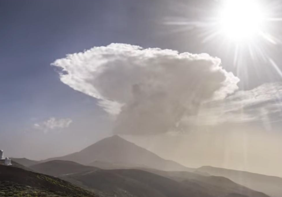 Fenómeno de nubes en el Teide, Tenerife, en junio de 2019