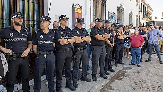 Los investigadores barajan la hipótesis de que el disparo que mató al policía en Andújar pudo ser de su compañero