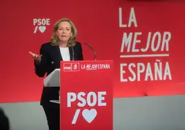 Calviño no va en las listas del PSOE, pero sí da mítines y quiere un debate en televisión con el PP
