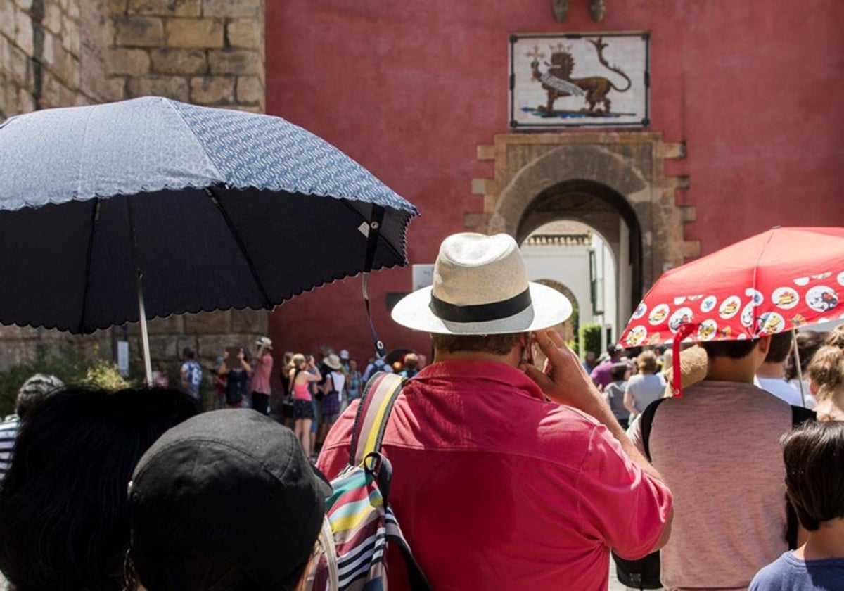 Turistas en el Alcázar de Sevilla