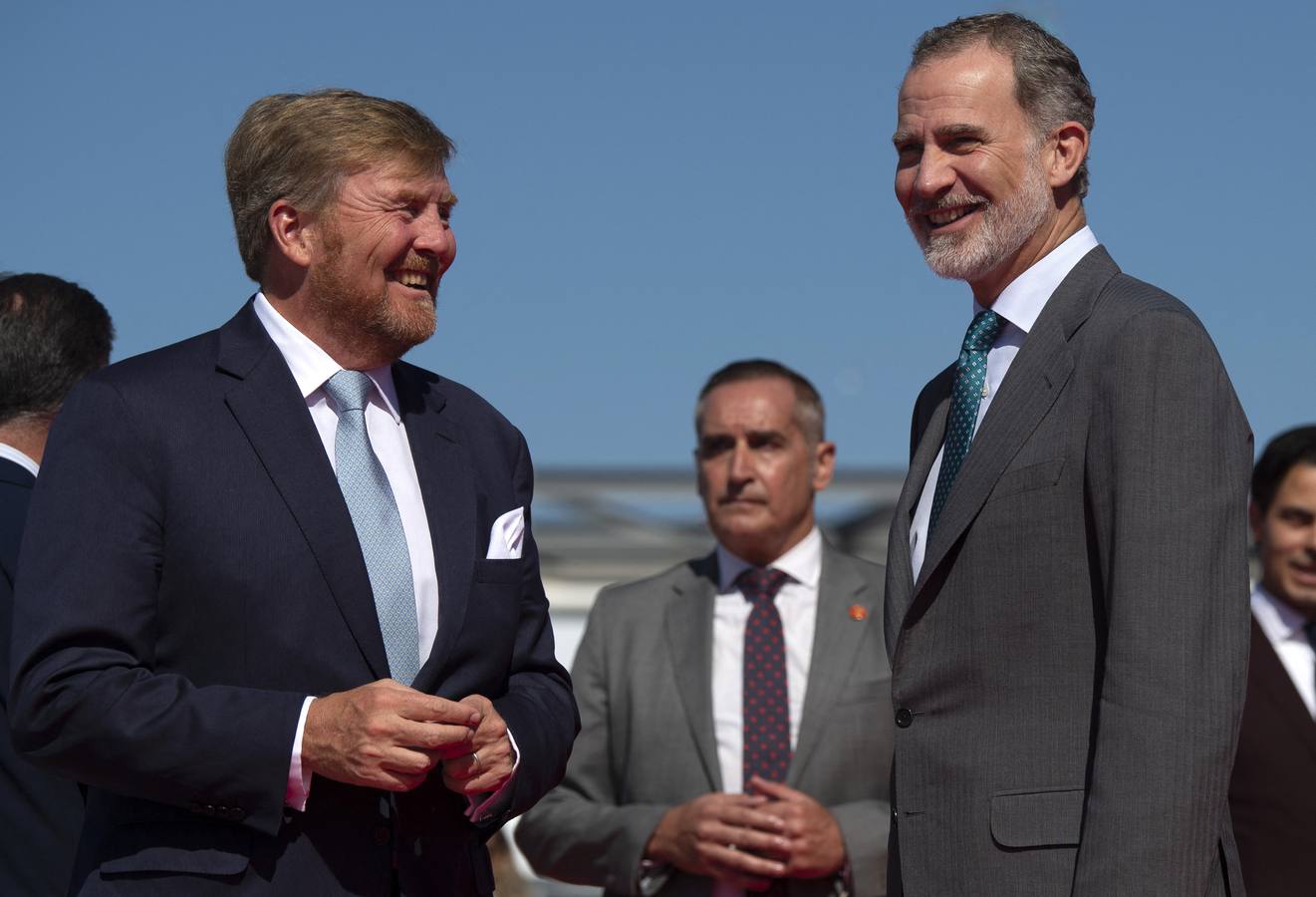 Los monarcas Felipe VI y Guillermo Alejandro asisten a la firma del acuerdo de Cepsa con Yara y Gasunie para impulsar el primer corredor de hidrógeno verde de Europa