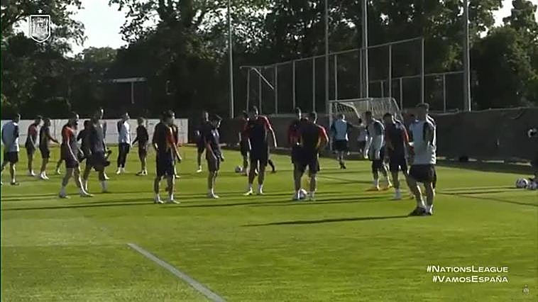 Entreno de la selección con dos ausencias en Las Rozas