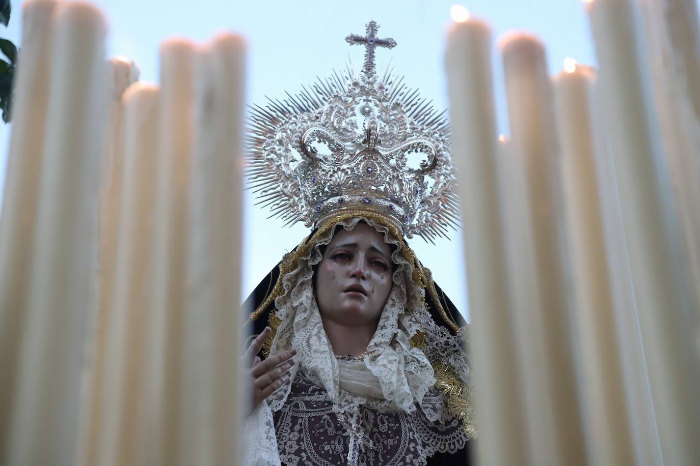 La procesión de la Virgen de la Quinta Angustia en Córdoba, en imágenes