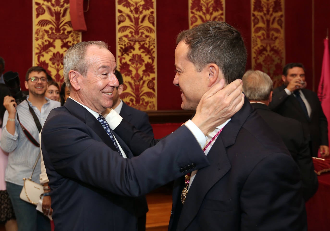 La toma de posesión de Carlos Velázquez como alcalde de Toledo, en imágenes