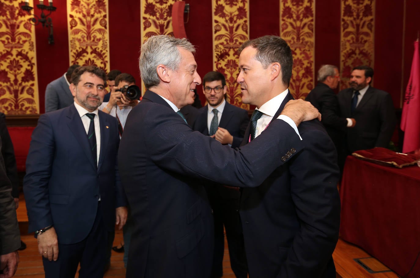 La toma de posesión de Carlos Velázquez como alcalde de Toledo, en imágenes