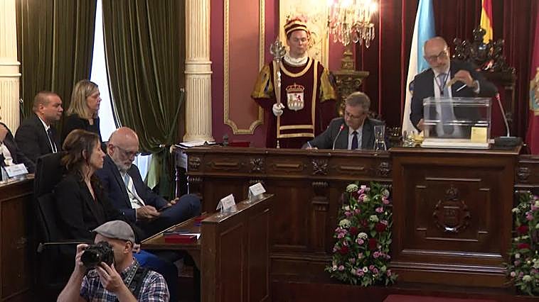 Pérez Jácome, reelegido alcalde de Ourense tras un acuerdo de investidura con el PP