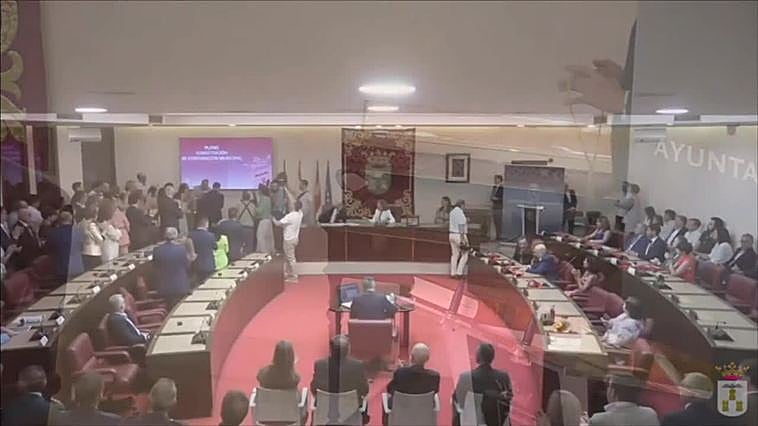 El 'popular' Manuel Serrano asume la Alcaldía de Albacete y gobernará en minoría