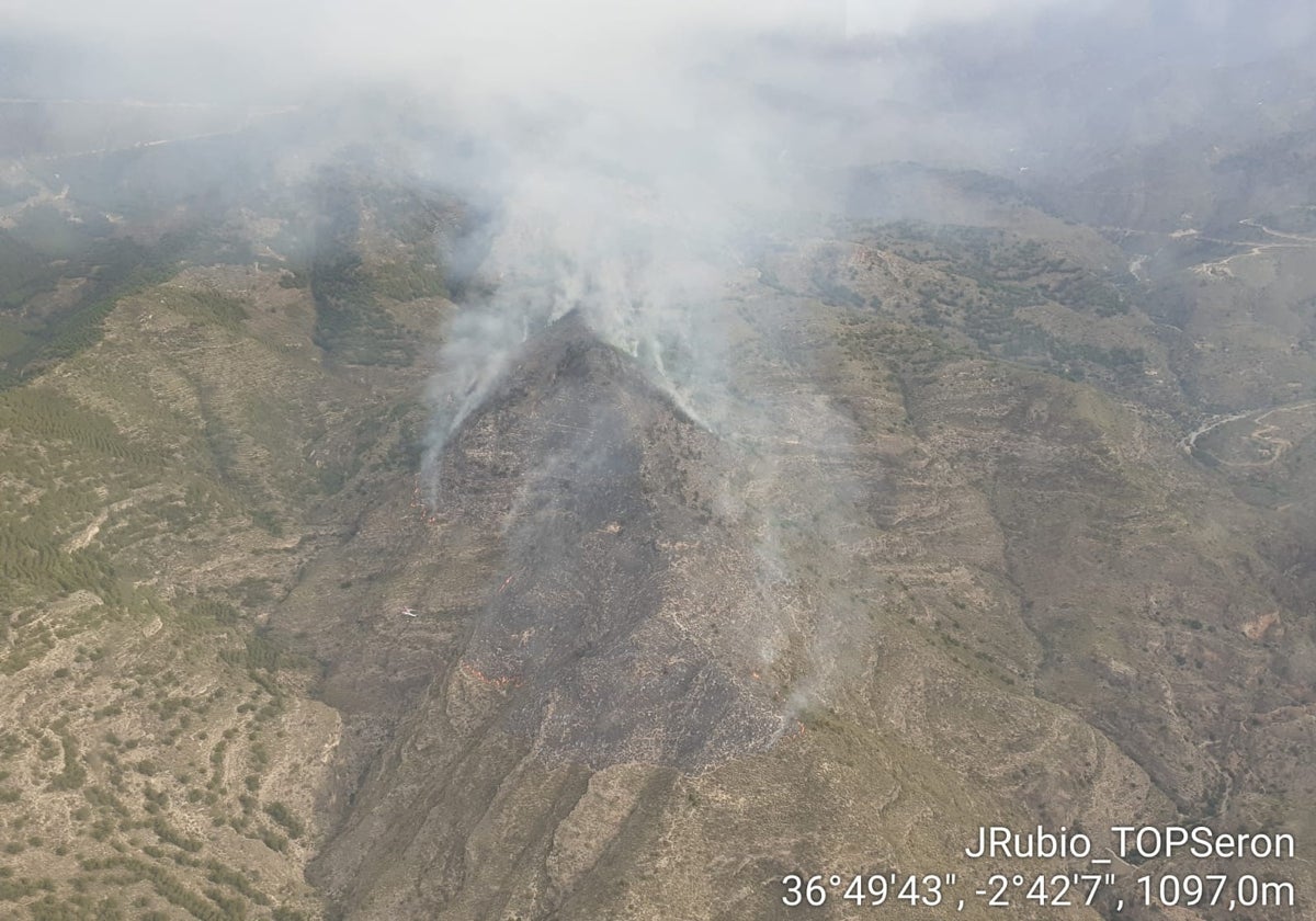 Imagen aérea tomada por el Infoca del incendio