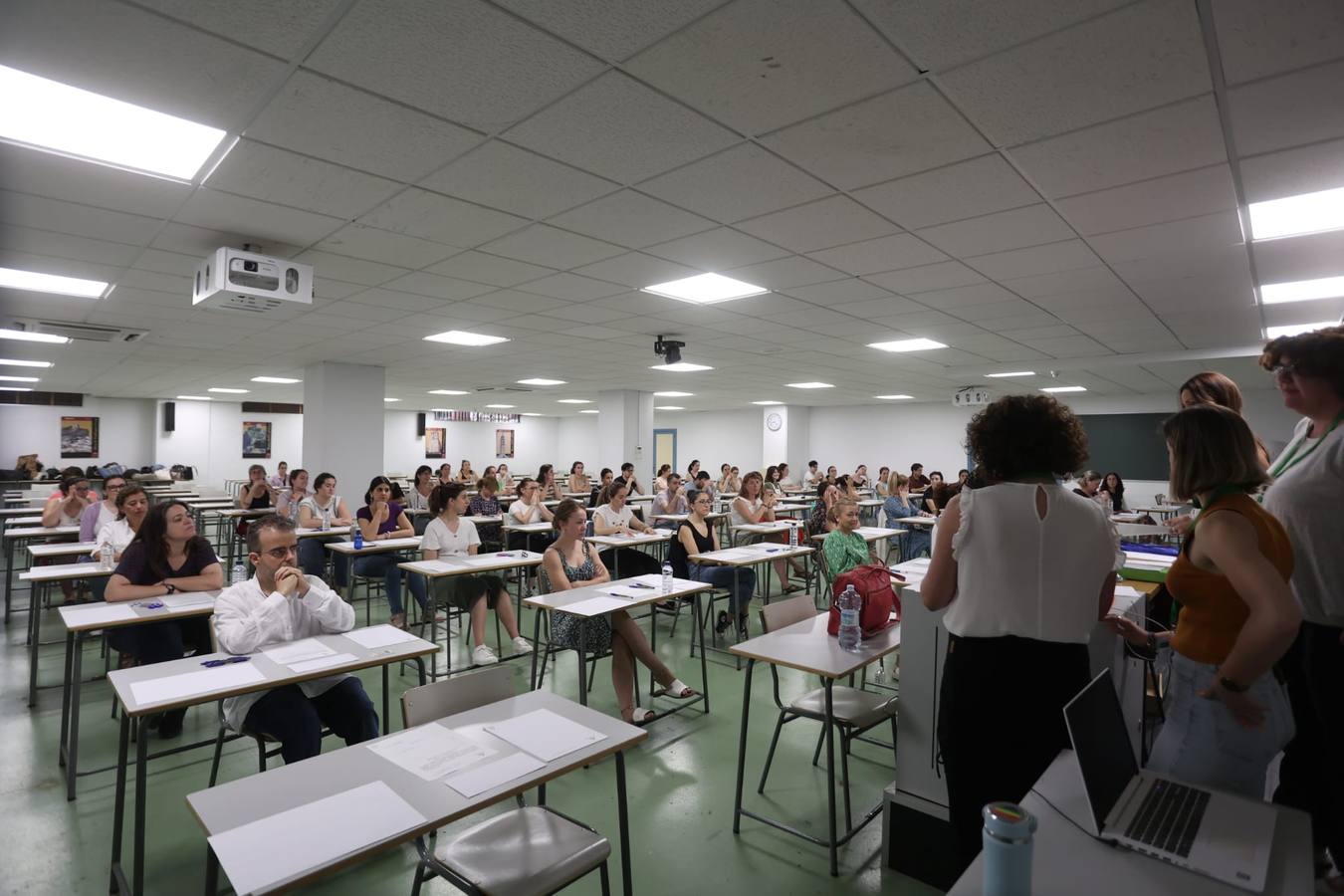 Participantes en las oposiciones para acceder a una plaza en Secundaria, Régimen Especial y FP