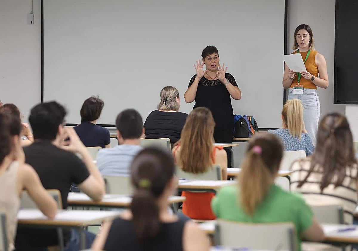 Participantes en las oposiciones para acceder a una plaza en Secundaria, Rémien Especial y FP