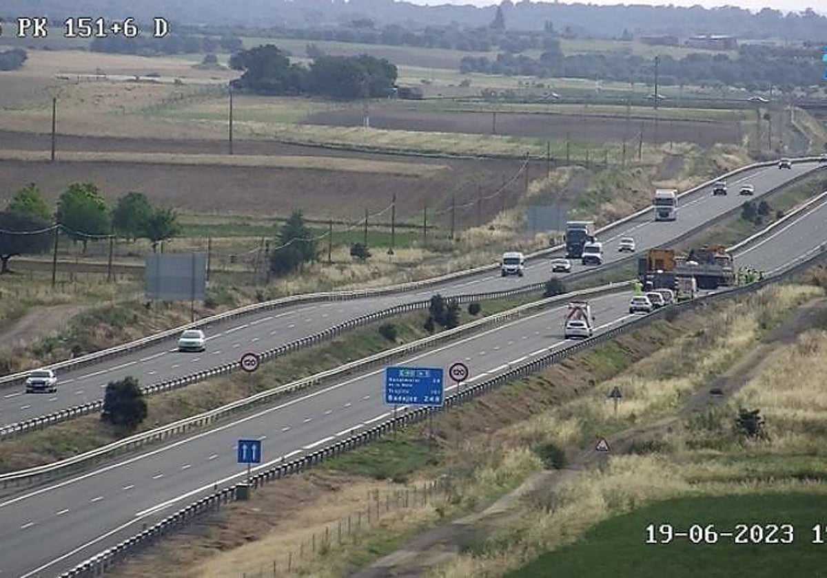 La autovía, cortada en sentido Extremadura
