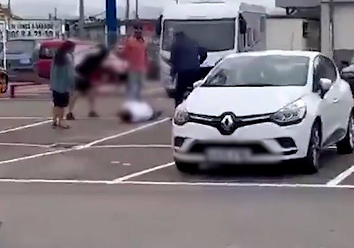 Detenidos los autores de una paliza a patadas y con barras de hierro a un hombre en Laredo